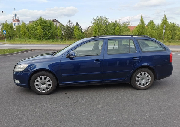 Skoda Octavia cena 17499 przebieg: 305000, rok produkcji 2010 z Złotów małe 407